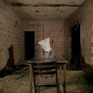 Imagem retirada do clipe Eis a Questão/Tens, de Manifesto, dirigido por Tiago de Jesus.