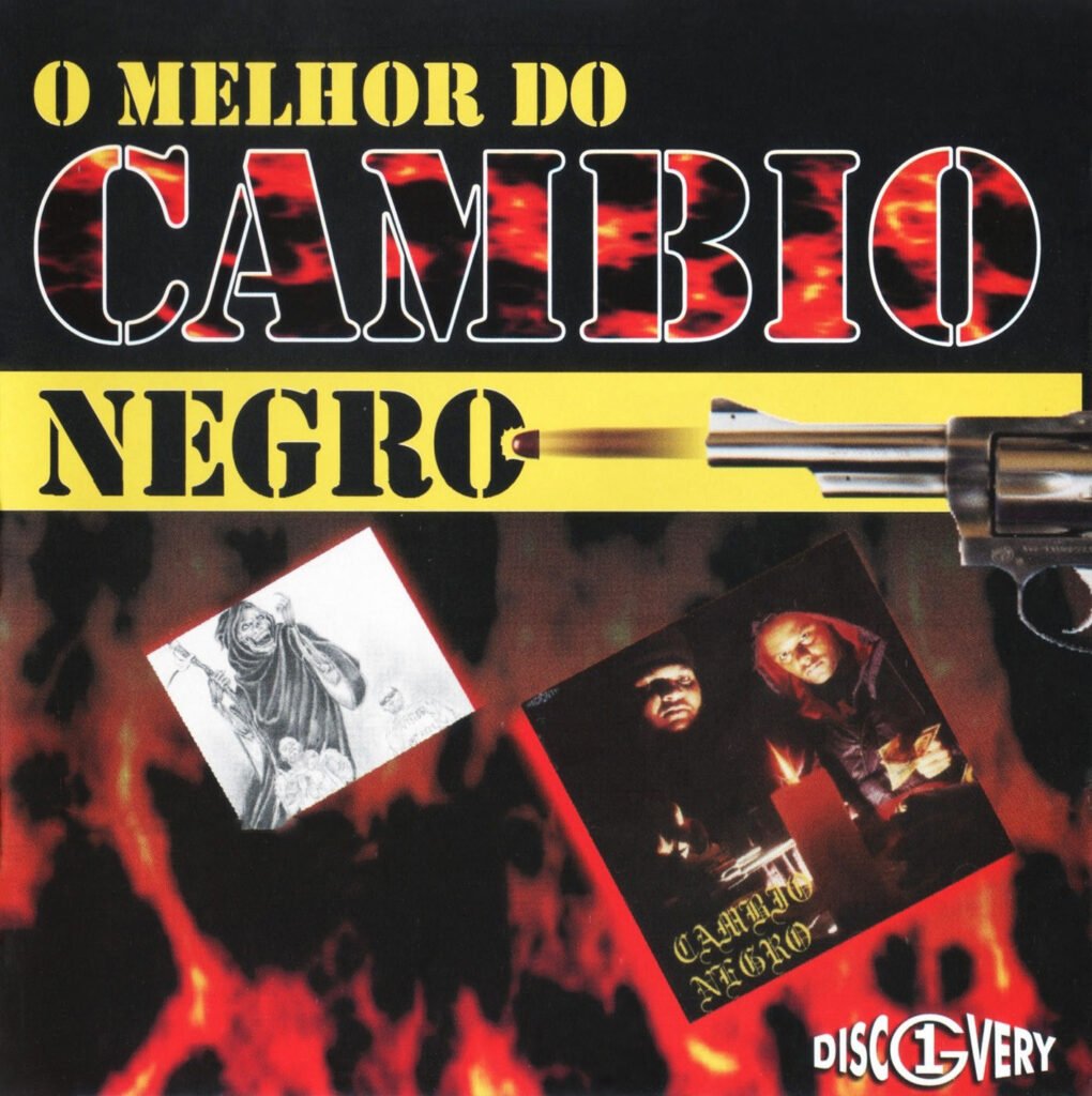 A capa da coletânea 'O Melhor do Câmbio Negro'. O título 'CÂMBIO' tem uma textura de chamas. Abaixo, a palavra 'NEGRO' está em preto sobre uma faixa amarela. Um revólver dispara uma bala que atravessa a letra 'O' da palavra 'Negro'. O fundo é composto por chamas. Duas imagens flutuam sobre o fogo: à esquerda, a capa do disco 'Diário de um Feto' (um desenho da morte com uma foice) e, à direita, a capa do disco 'Sub-raça' (uma foto dos integrantes do grupo, X e DJ Jamaika), ambos do Câmbio Negro.